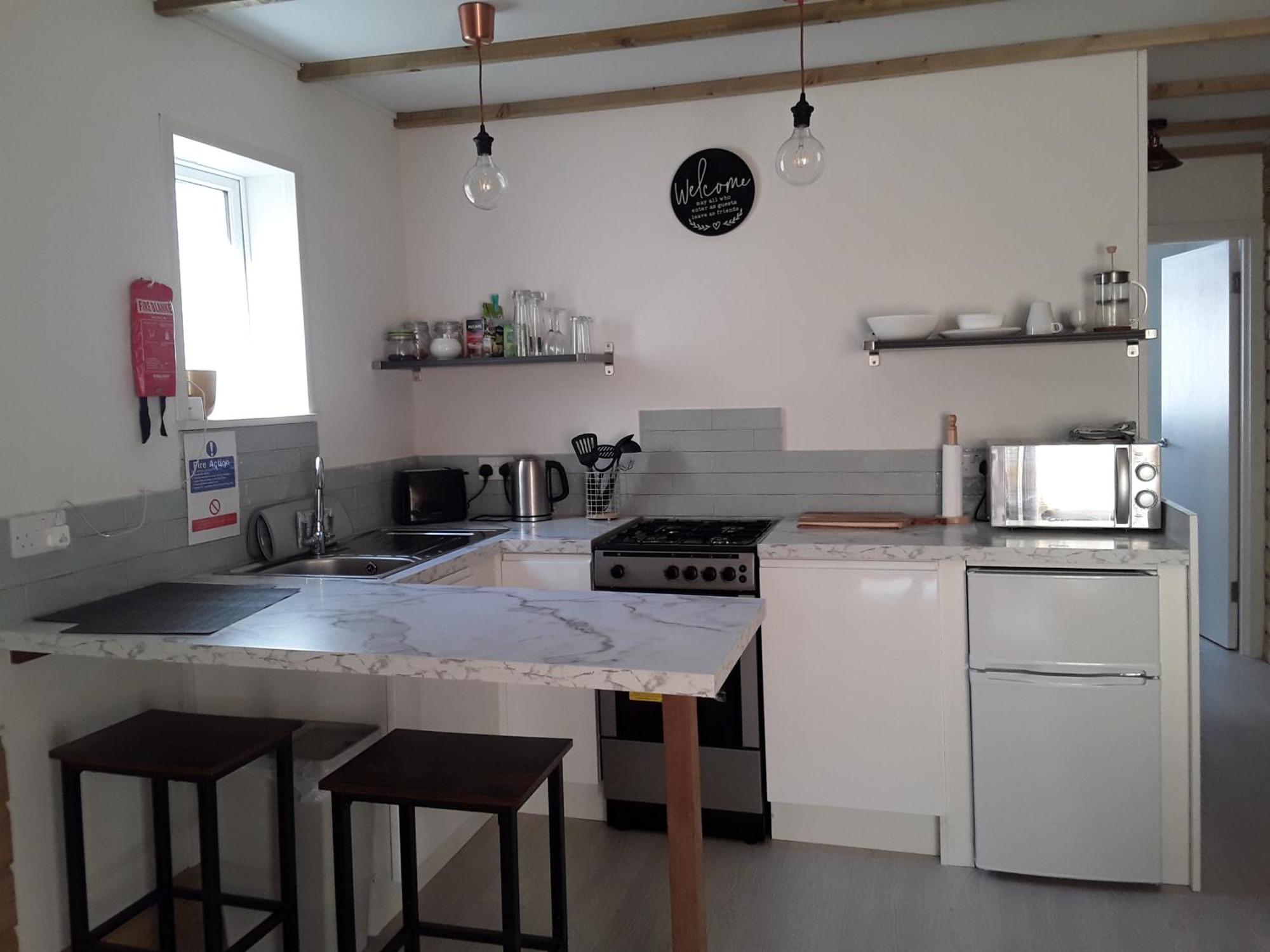 The Lodge Guesthouse Brittas Экстерьер фото